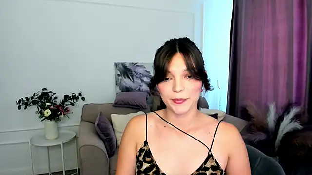 DivineAmour online show from 09.23.25