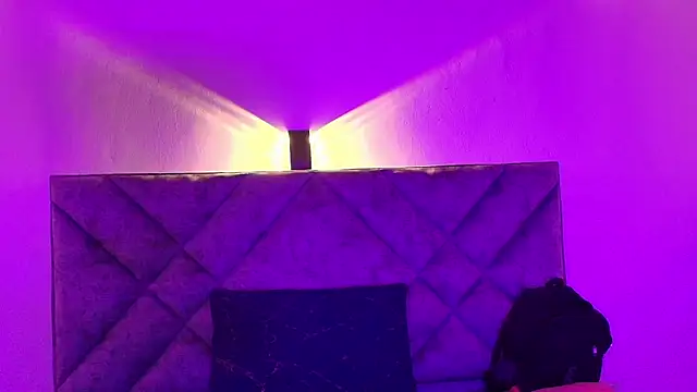 Shantey Laurent online show from 09.19.25