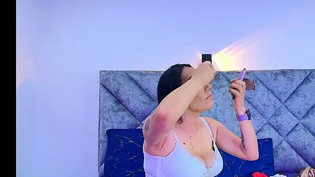 Shantey Laurent online show from 10.13.25