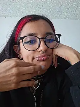 carolinerue online show from 04.19.26