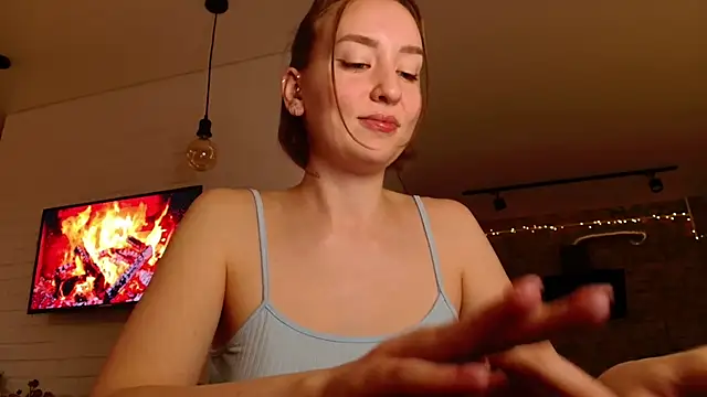 WhitePrincessLuna online show from 10.22.25