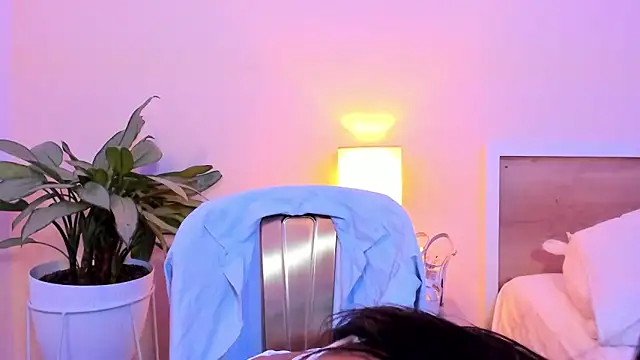 Snapshot of Antonella_Barone chatting on 09.19.25 Antonella Barone online show from 09.19.25