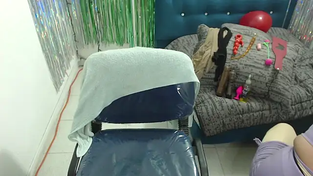 Snapshot of Cristalfire_69 chatting on 09.12.25 Cristalfire 69 online show from 09.12.25