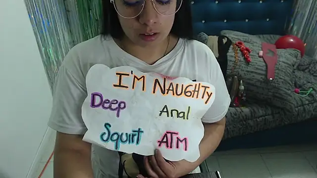 Snapshot of Cristalfire_69 chatting on 09.17.25 Cristalfire 69 online show from 09.17.25