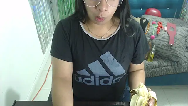 Snapshot of Cristalfire_69 chatting on 09.19.25 Cristalfire 69 online show from 09.19.25