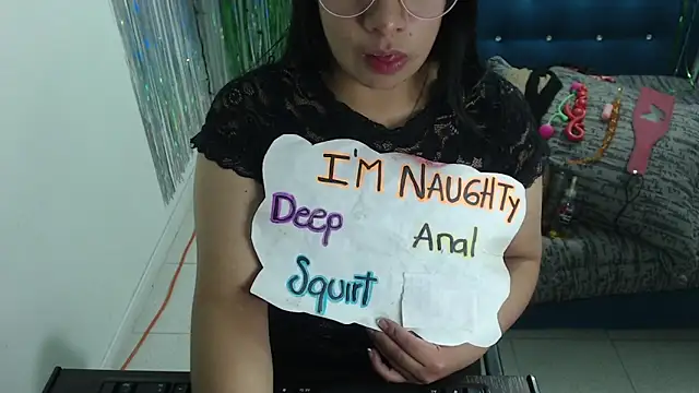 Snapshot of Cristalfire_69 chatting on 09.27.25 Cristalfire 69 online show from 09.27.25