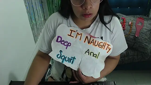 Snapshot of Cristalfire_69 chatting on 09.29.25 Cristalfire 69 online show from 09.29.25