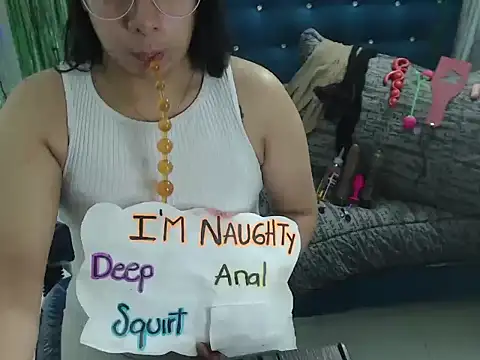 Snapshot of Cristalfire_69 chatting on 10.10.25 Cristalfire 69 online show from 10.10.25