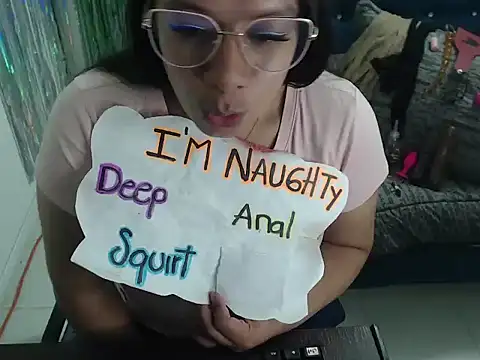 Snapshot of Cristalfire_69 chatting on 10.14.25 Cristalfire 69 online show from 10.14.25