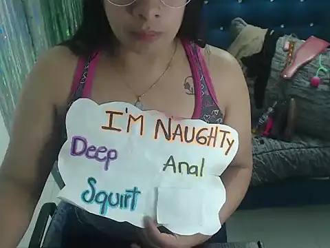 Snapshot of Cristalfire_69 chatting on 10.17.25 Cristalfire 69 online show from 10.17.25