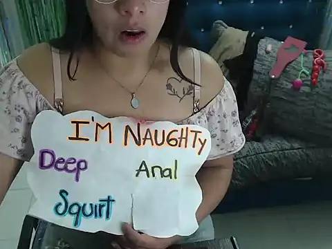 Snapshot of Cristalfire_69 chatting on 10.20.25 Cristalfire 69 online show from 10.20.25