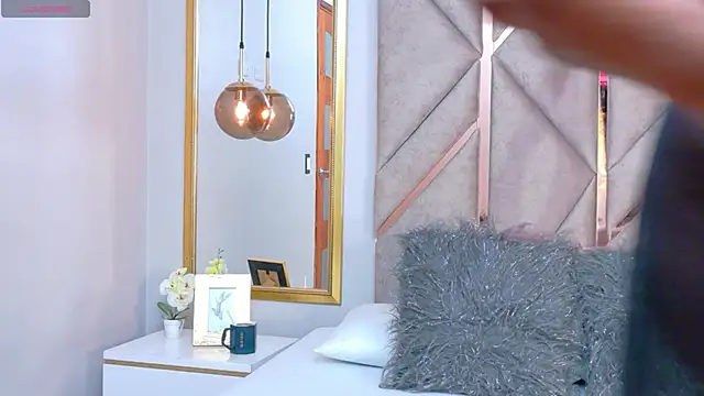 Rossie-Cameron online show from 04.18.26