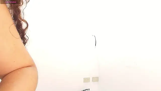 Snapshot of Isis_Bladee chatting on 06.07.26 Isis Bladee online show from 06.07.26