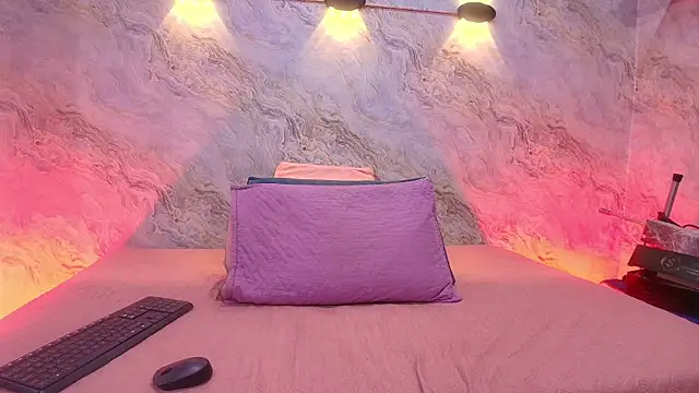 abbyrouss  online show from 10.31.25