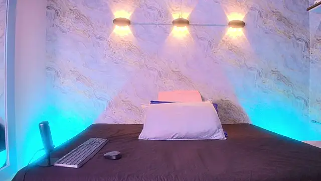 abbyrouss  online show from 11.08.25