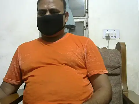 Snapshot of Famit025 chatting on 09.10.25 Famit025 online show from 09.10.25