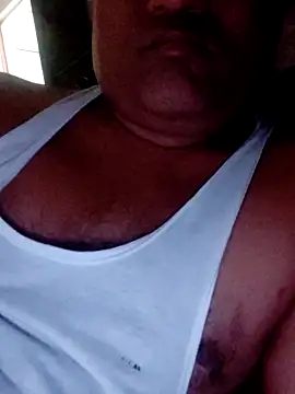 Snapshot of Famit025 chatting on 10.08.25 Famit025 online show from 10.08.25