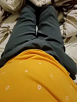 Snapshot of Famit025 chatting on 11.23.25 Famit025 online show from 11.23.25