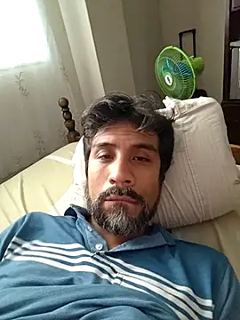 Snapshot of Mac50rus chatting on 11.13.25 Mac50rus online show from 11.13.25