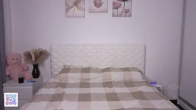 Snapshot of Dangerouss_Lady chatting on 09.25.25 Dangerouss Lady online show from 09.25.25