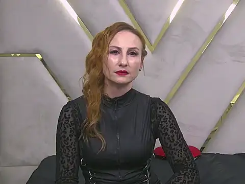 Snapshot of ClaraJason chatting on 10.08.25 ClaraJason online show from 10.08.25