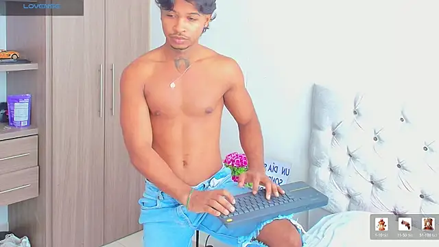 Snapshot of cassian_gold chatting on 07.28.26 cassian gold online show from 07.28.26