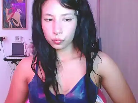 Snapshot of babyvavi chatting on 06.19.26 babyvavi online show from 06.19.26