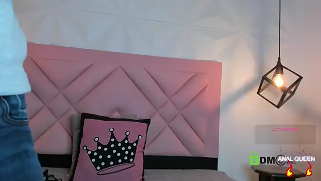 Snapshot of Caroline_daring chatting on 05.01.26 Caroline daring online show from 05.01.26