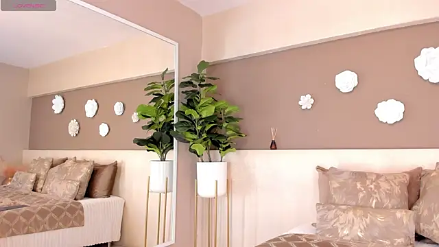 VictoriaShelby online show from 11.13.25