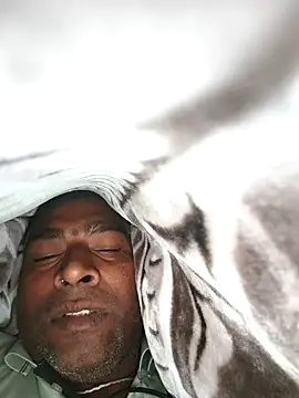 Snapshot of Chanderi19 chatting on 11.12.25 Chanderi19 online show from 11.12.25