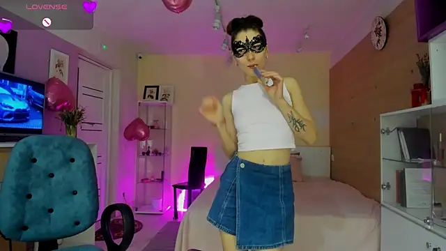 dark summer online show from 03.18.26