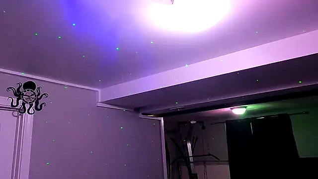 Snapshot of Mickelangello75 chatting on 10.14.25 Mickelangello75 online show from 10.14.25