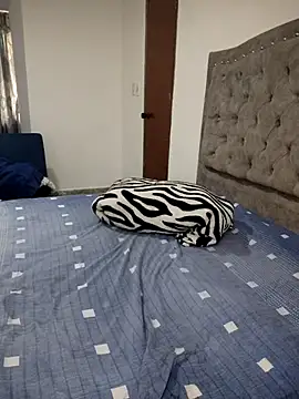 ellafrost-1 online show from 10.04.25