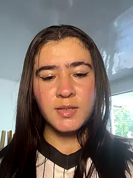 Snapshot of CuteLizzyy chatting on 10.12.25 CuteLizzyy online show from 10.12.25