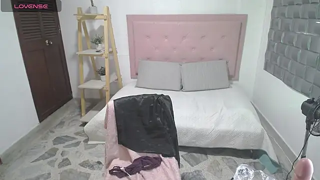 Dulce  Lovee online show from 11.25.25