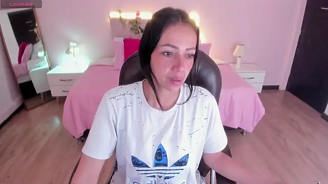 Snapshot of Mariam_Lopez__ chatting on 07.07.26 Mariam Lopez online show from 07.07.26