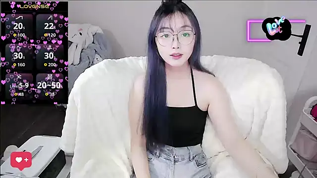 baby-yaya20 online show from 11.15.25