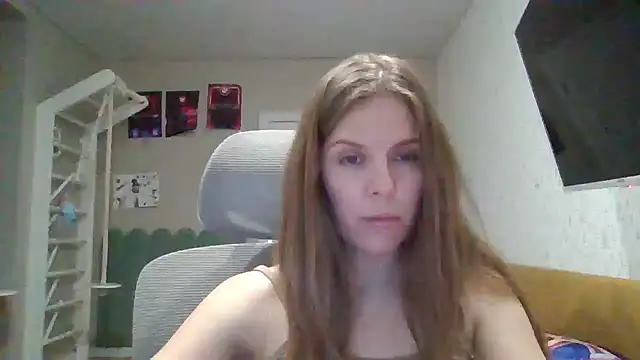 Snapshot of Zolira chatting on 06.14.26 Zolira online show from 06.14.26