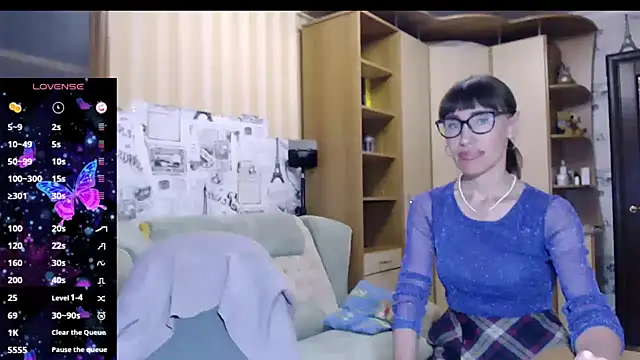 Snapshot of Two_Sisters chatting on 09.13.25 Two Sisters online show from 09.13.25