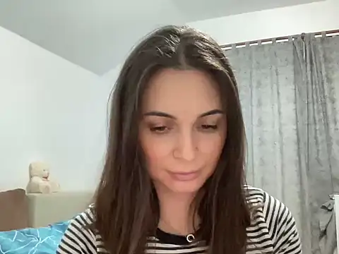 Snapshot of lannaah_ chatting on 10.08.25 lannaah online show from 10.08.25