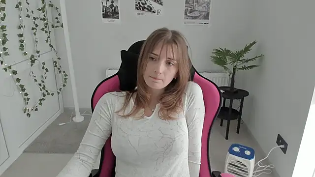 Snapshot of NeyliDream chatting on 04.23.26 NeyliDream online show from 04.23.26