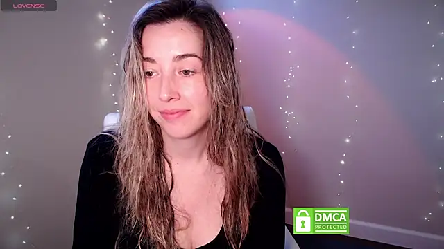 Snapshot of SuggestiveBehavior chatting on 11.18.25 SuggestiveBehavior online show from 11.18.25