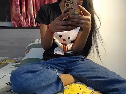 Snapshot of harleen-cam chatting on 10.26.25 harleen-cam online show from 10.26.25