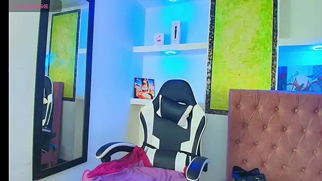 susan mooree online show from 10.18.25