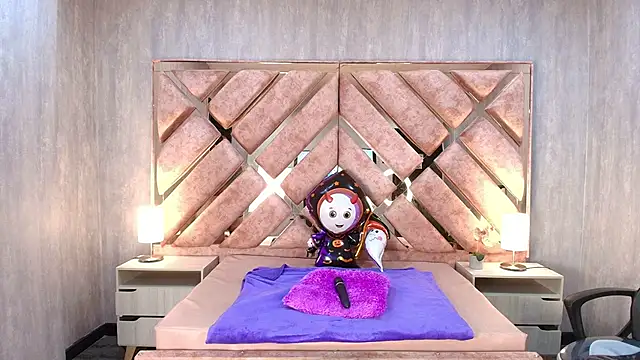 ANABELL BROWN online show from 10.04.25