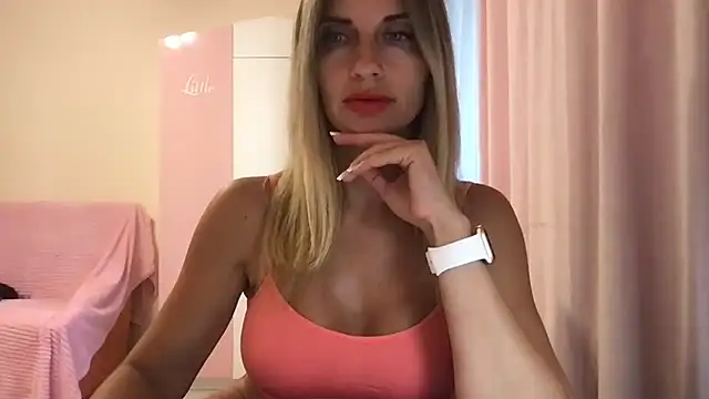 Snapshot of KarelliaStar chatting on 07.20.26 KarelliaStar online show from 07.20.26