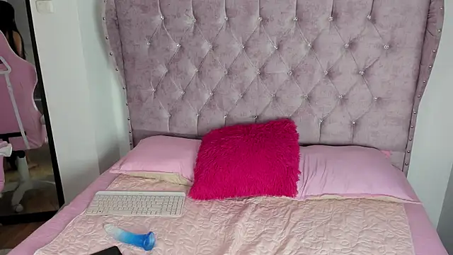 sara cloudy online show from 10.07.25