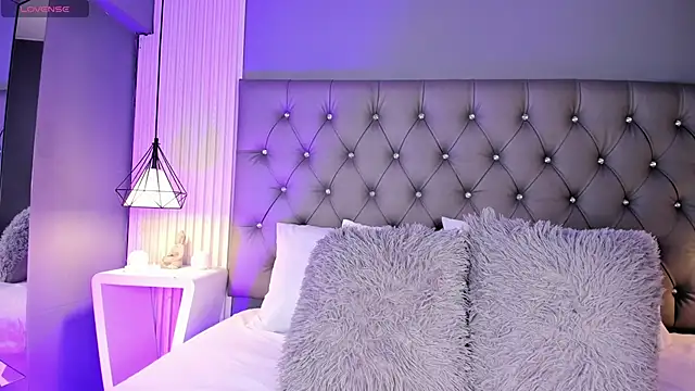 Snapshot of LunaBloomn chatting on 02.10.26 LunaBloomn online show from 02.10.26