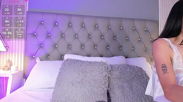 Snapshot of LunaBloomn chatting on 02.12.26 LunaBloomn online show from 02.12.26