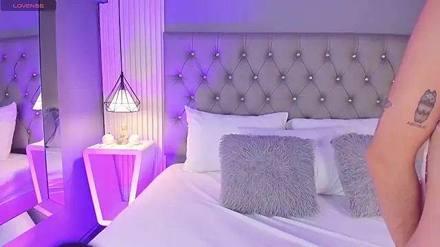 Snapshot of LunaBloomn chatting on 02.18.26 LunaBloomn online show from 02.18.26